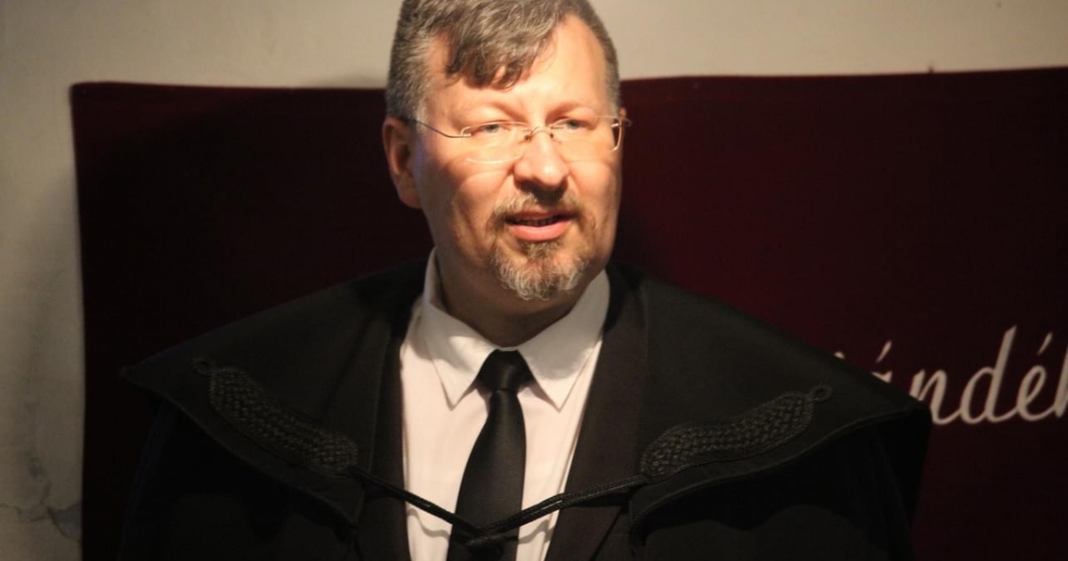 „Lassíts 1 lóerőre!”